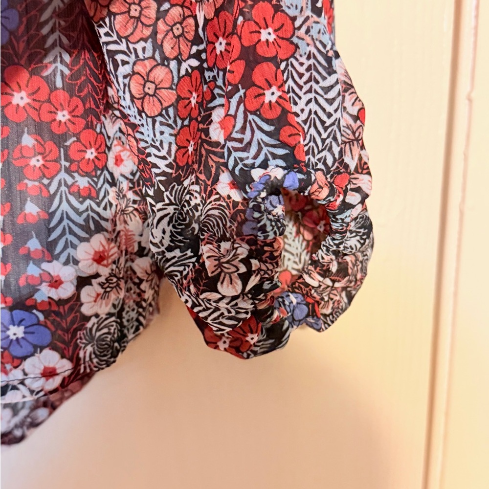 Elegant Floral Long Sleeve Blouse - Picture 5 of 9